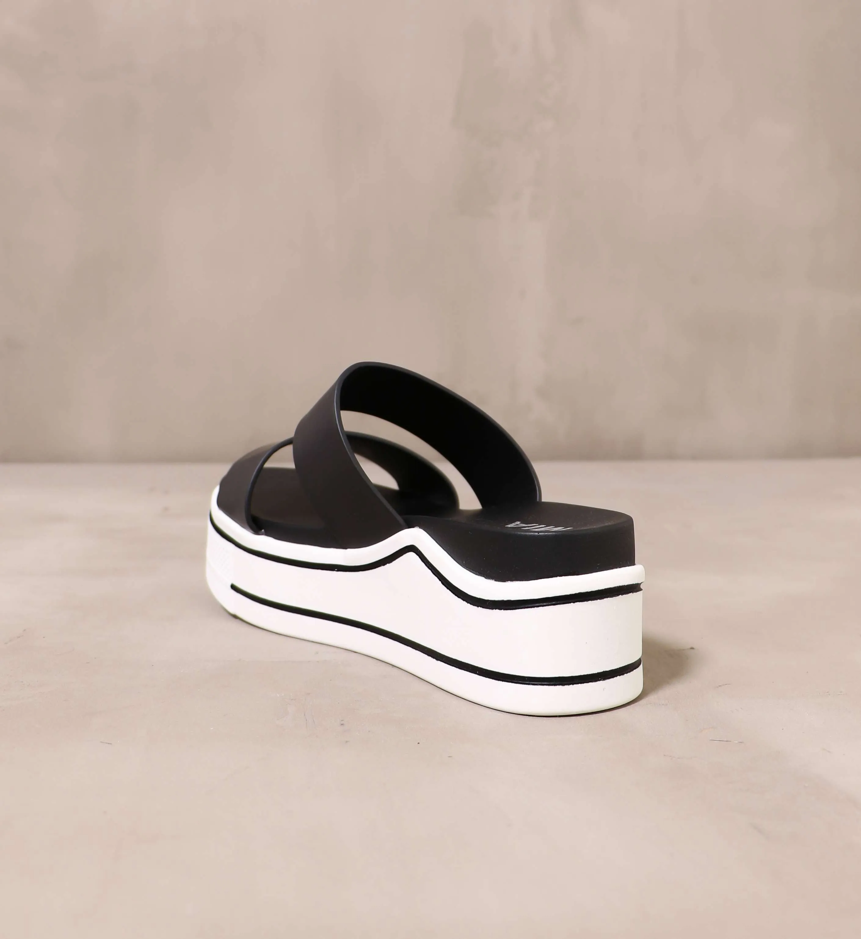 PLATFORM AN OPINION SANDAL